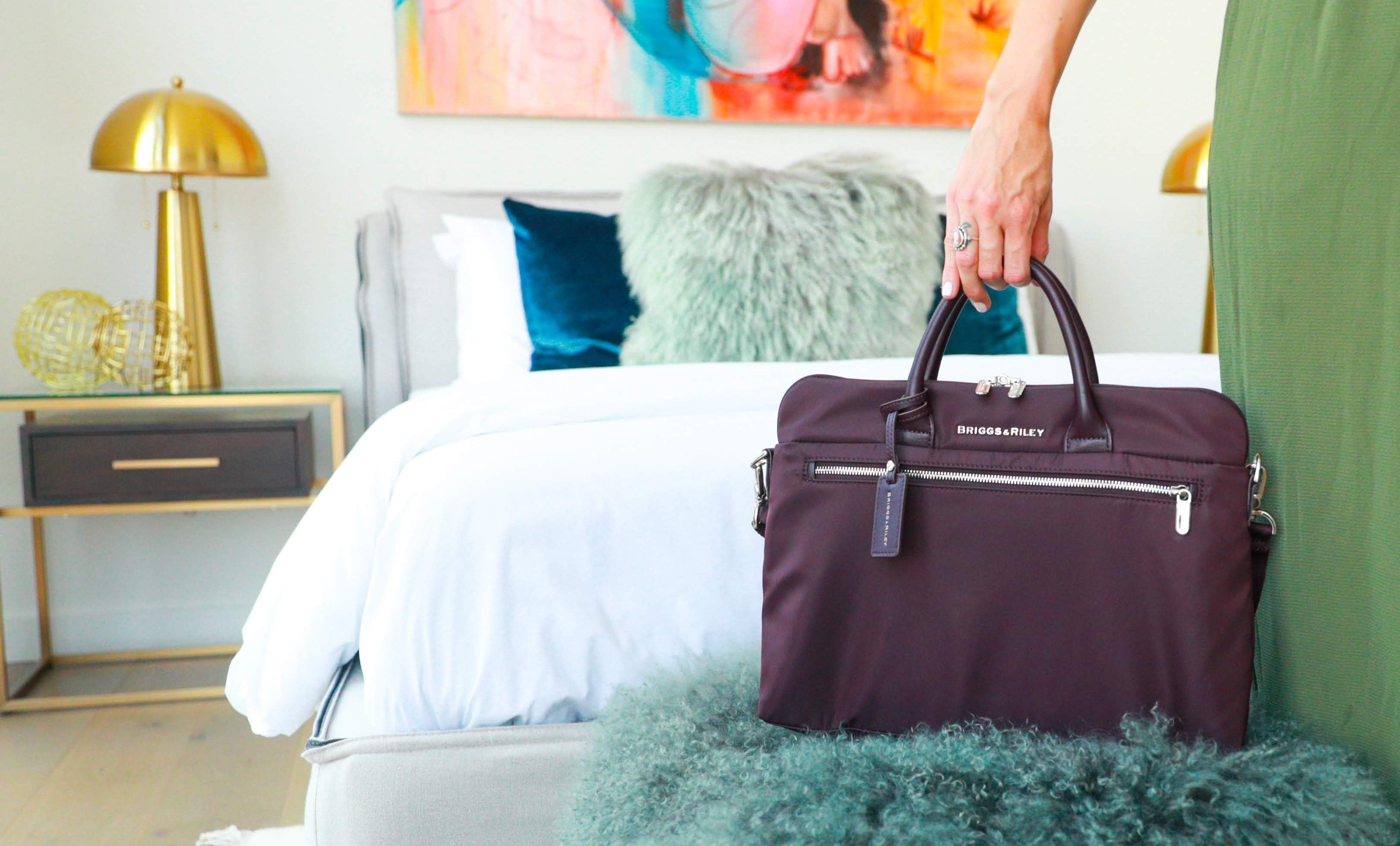 Backpacks vs Briefcases: How to Choose the Perfect Bag for Work
