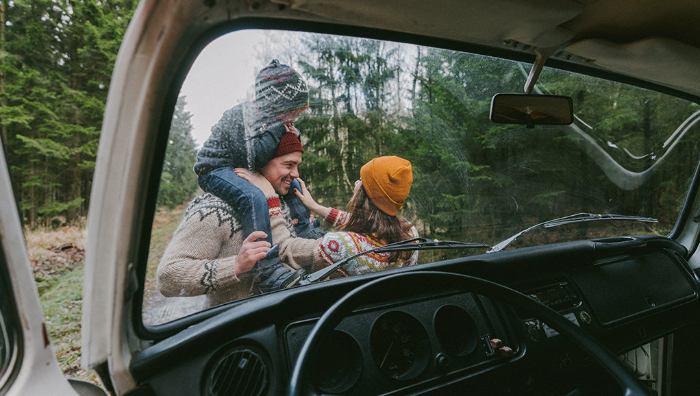 How to Stay Safe While Traveling This Holiday Season