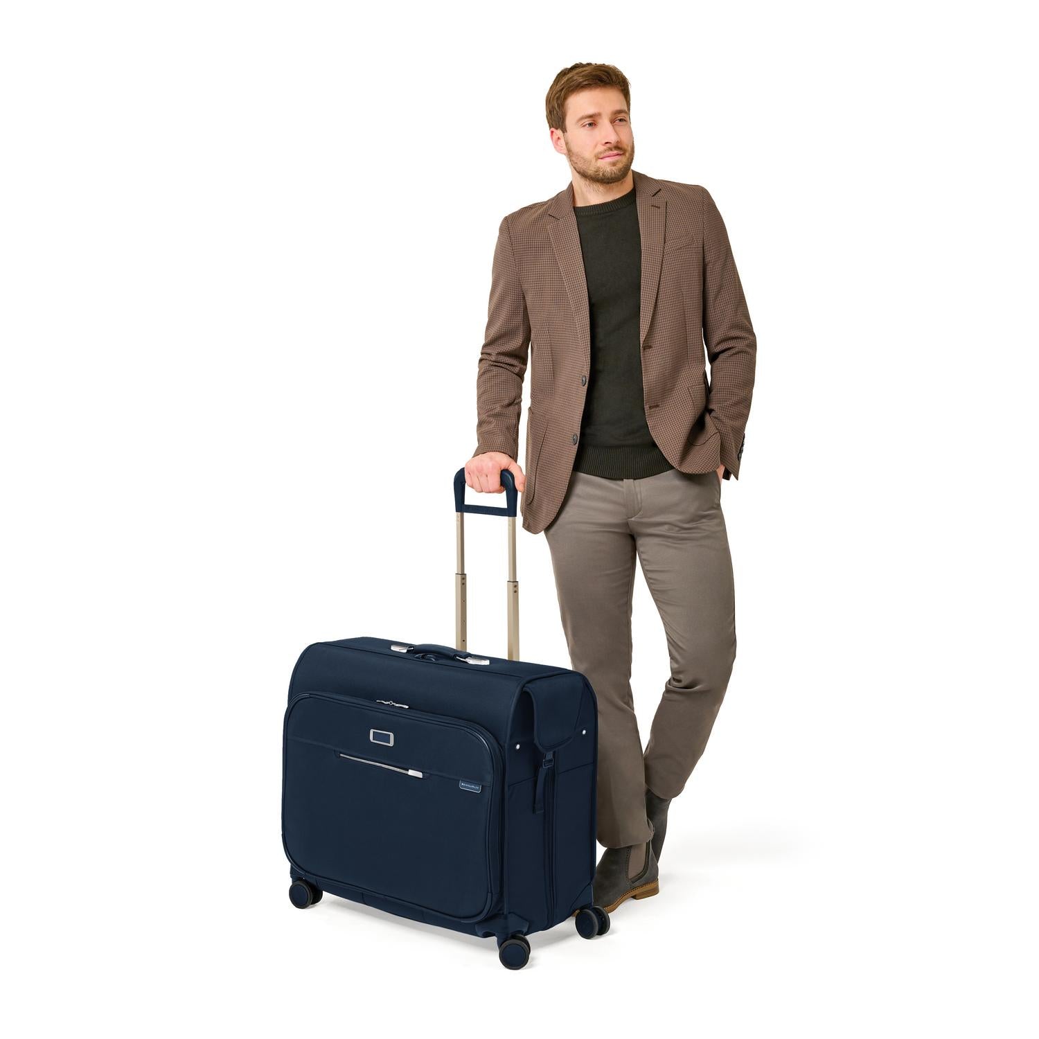 model wheeling deluxe wardrobe spinner