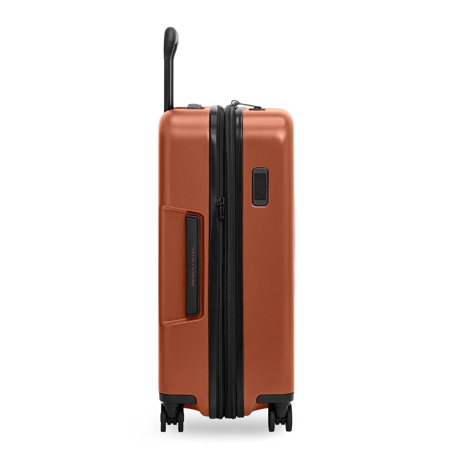 Essential 22“ Hardside Carry-On Expandable Spinner