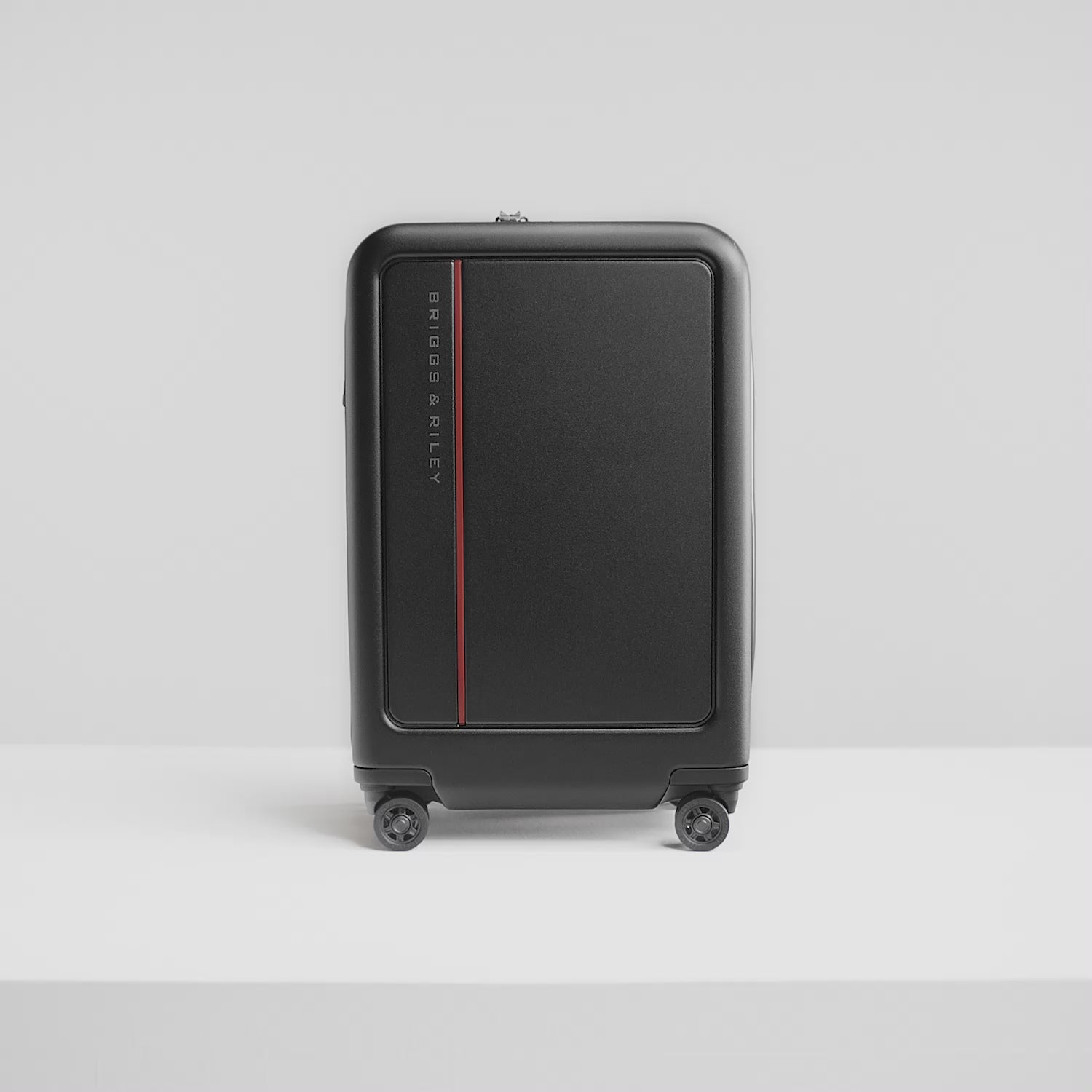 Essential 22“ Hardside Carry-On Expandable Spinner