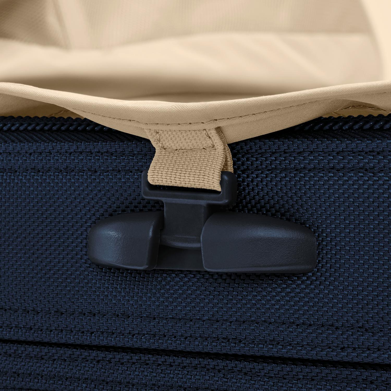 Briggs and Riley Medium Expandable Spinner Navy