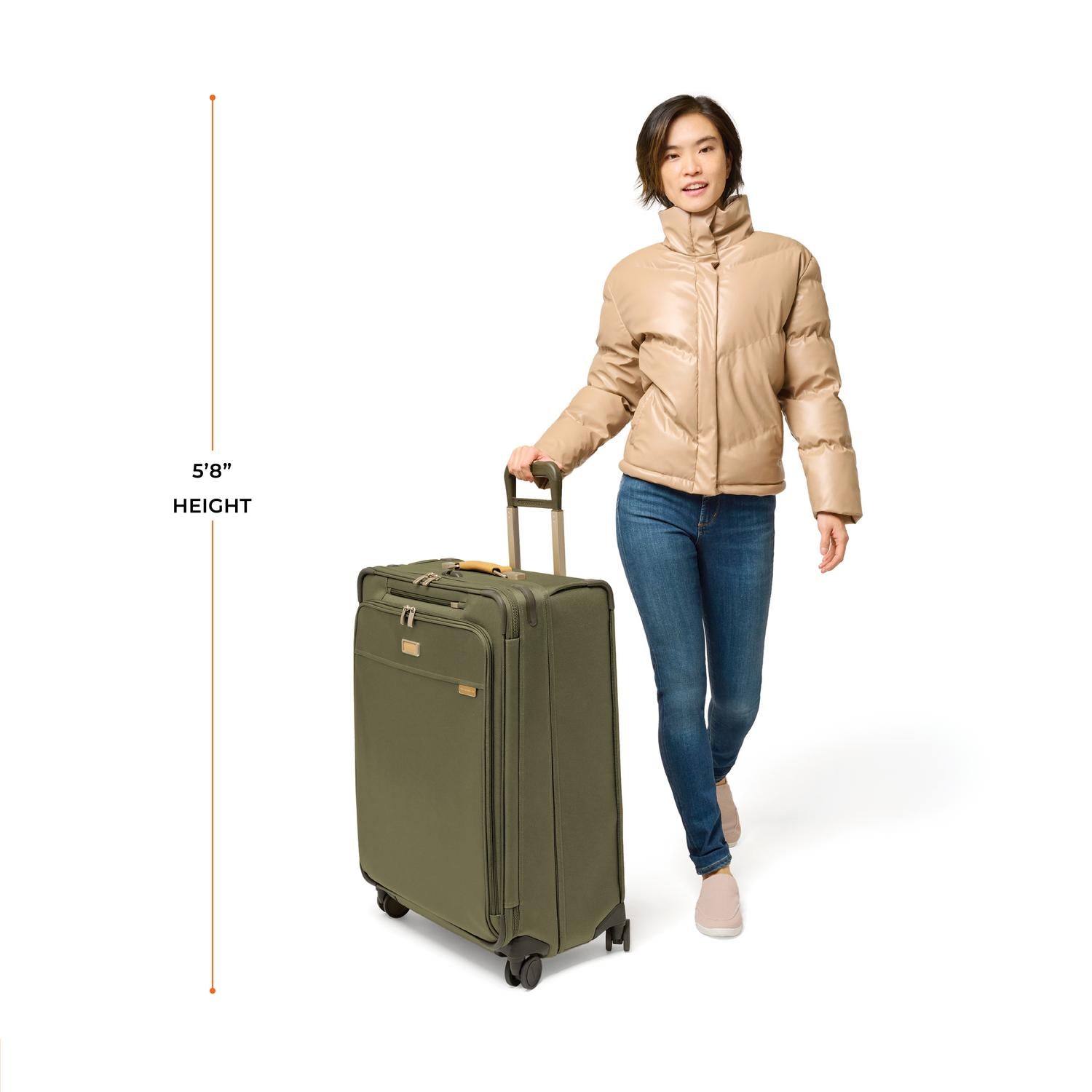 Briggs and Riley Large Expandable Spinner Model Height 5&