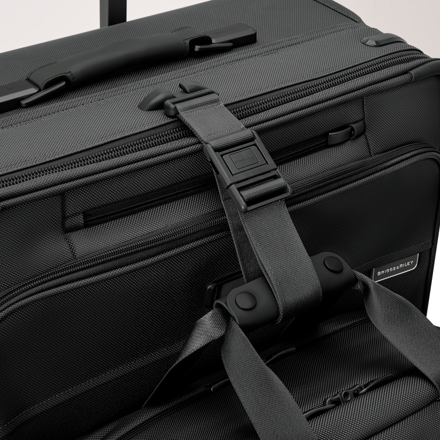 Briggs &amp; Riley Carry-on 2-Wheel Garment Bag Smartlink Strap